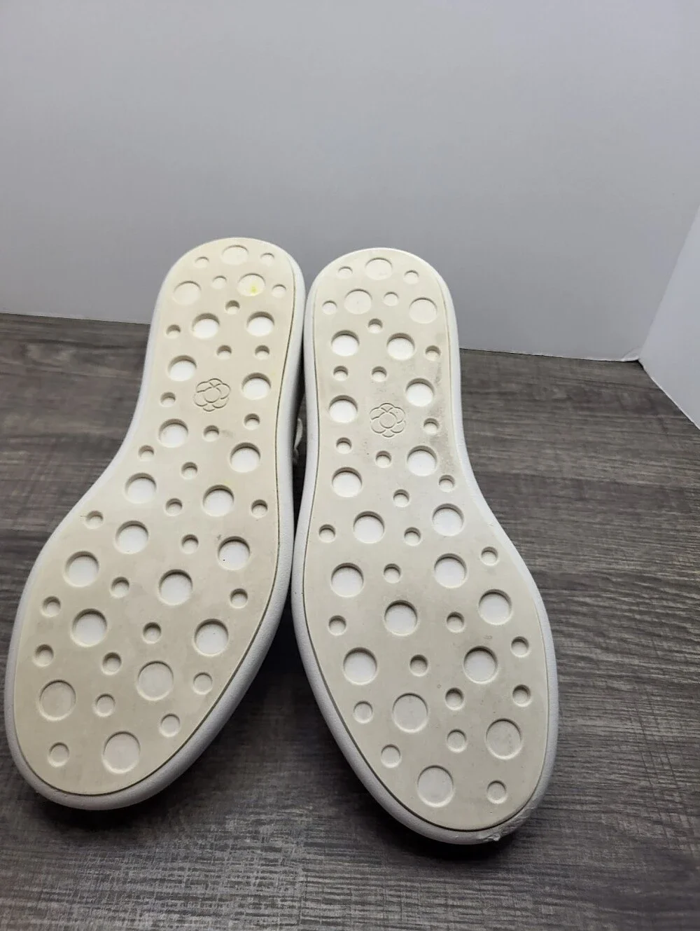 Atoms Shoes White Athletic Running Sneaker Low Top Classic Women 6.5